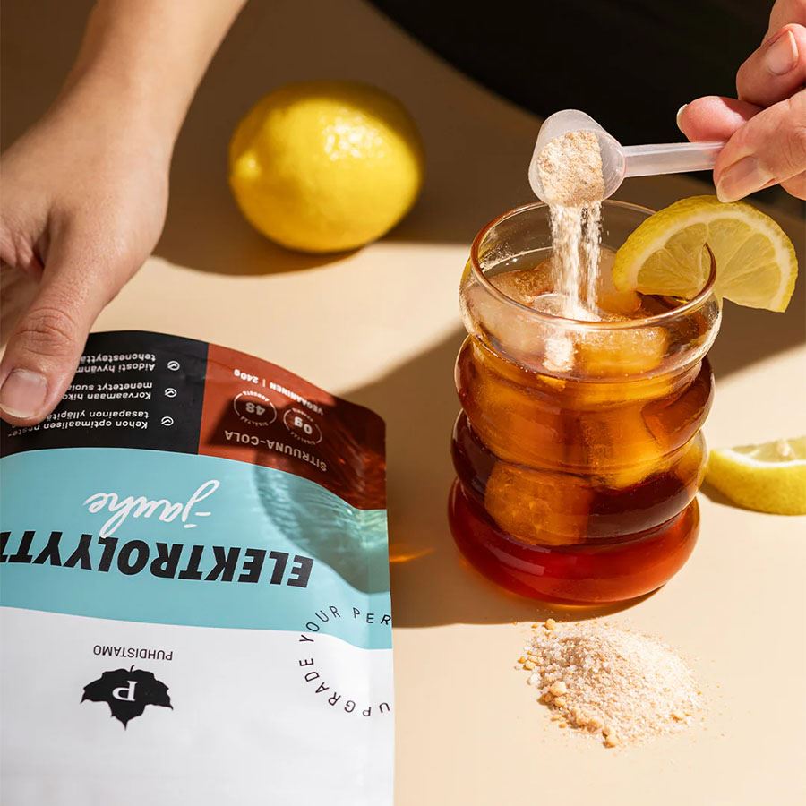 Electrolyte Powder 240g lemon cola (Sitruuna cola) + láhev 500ml ZDARMA